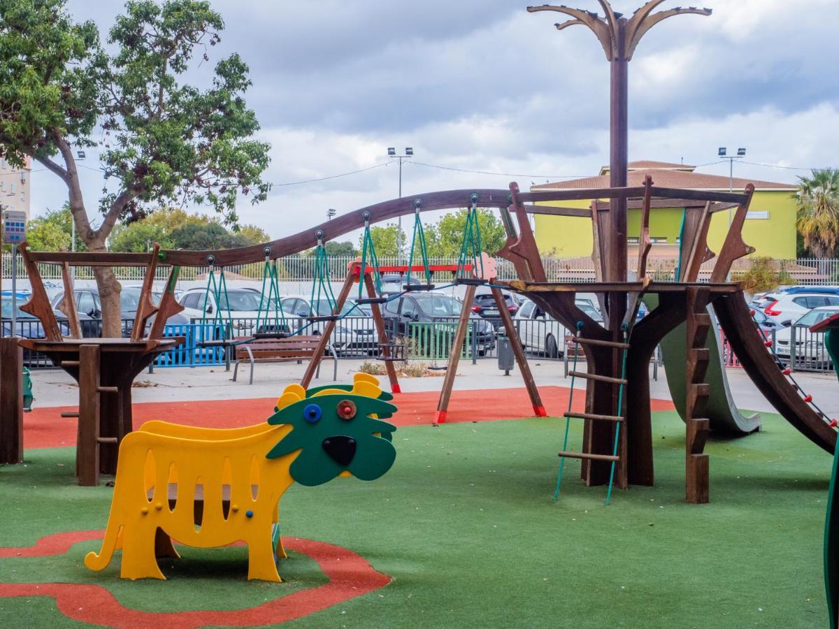 Cubo'S Urban Studio Turisbelen Малага Экстерьер фото